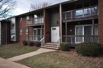 Building Photo - 18 Deanna Dr