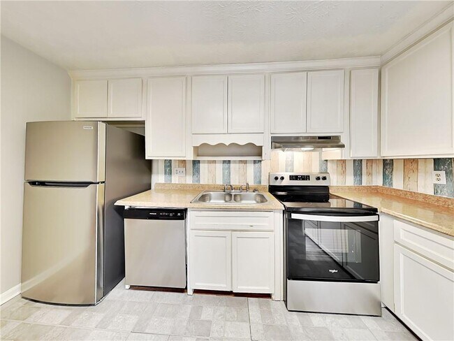 Foto del edificio - 448 Charleston Ln