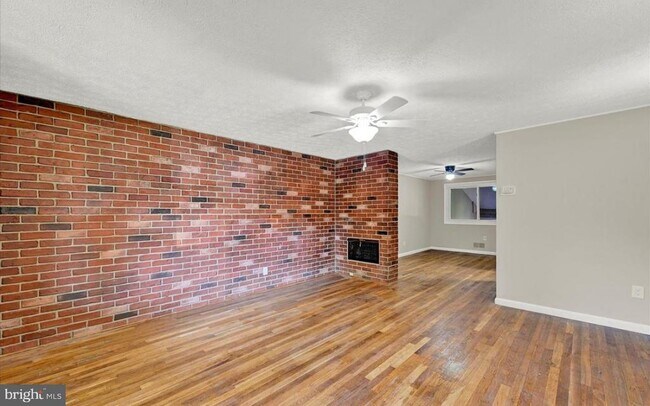 Foto del edificio - 1016 Foxcroft Ln