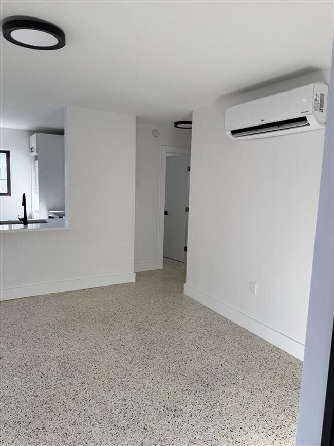 Foto del interior - 634 SW 2nd St