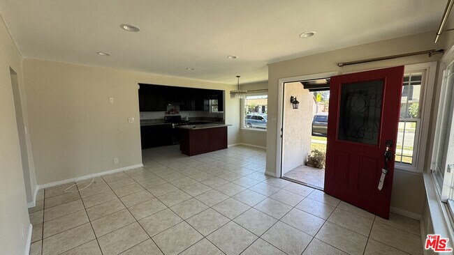 Foto del edificio - 15336 Ryon Ave