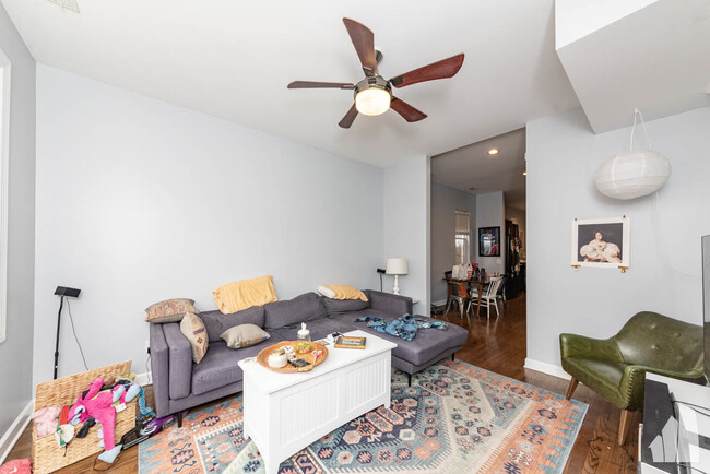 Foto del edificio - 2335 W Moffat St