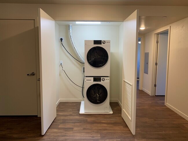 Foto del edificio - Tungsten Village