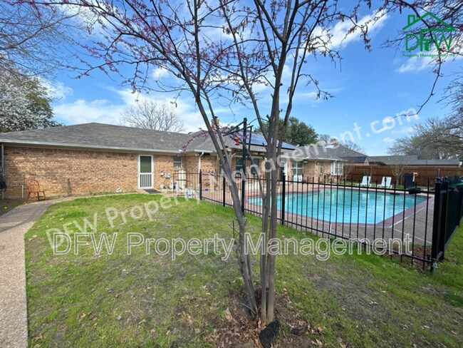 Building Photo - 2217 Eva Ln