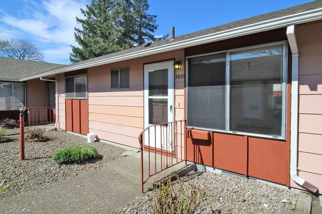 Building Photo - 2639-2639 SE 119th Ave