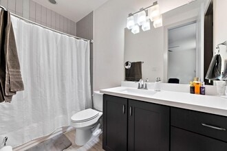 Building Photo - 4621 Chartres St