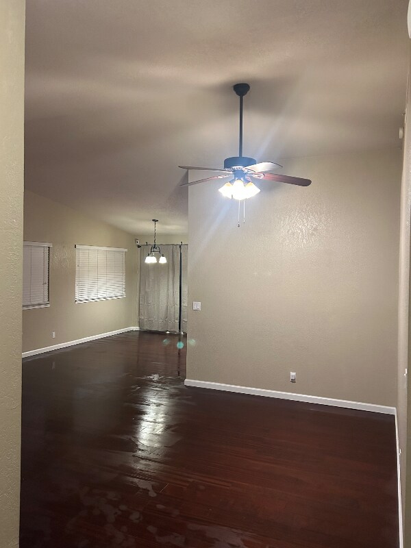 Foto del edificio - 5200 Roseana Ct