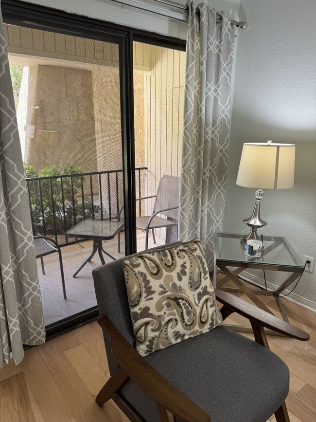 Building Photo - 2801 Los Felices Cir E