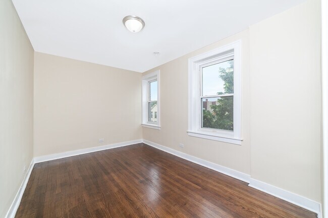 Building Photo - 3081 S Lock St