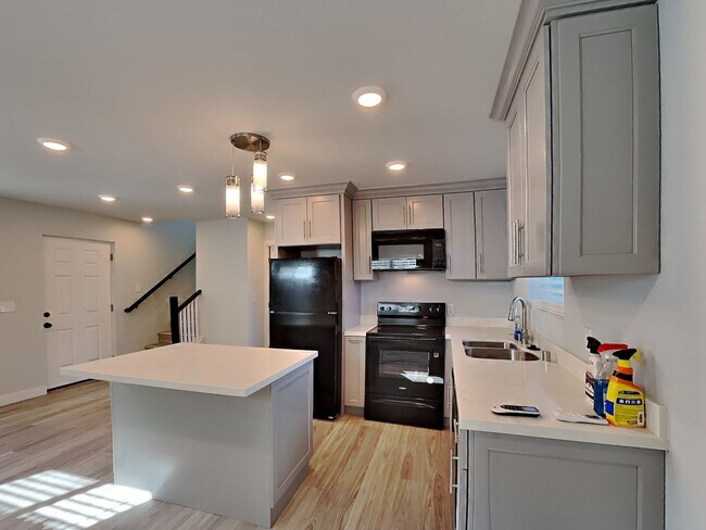 Foto del edificio - Brand New 3+/2 Home in Iveywood Available Now!