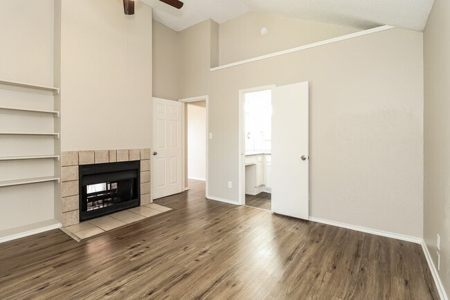 Building Photo - 2618 Butterfield Dr