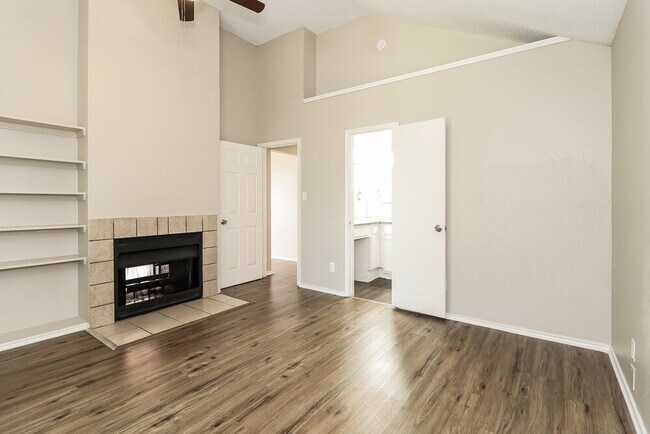 Foto del edificio - 2618 Butterfield Dr