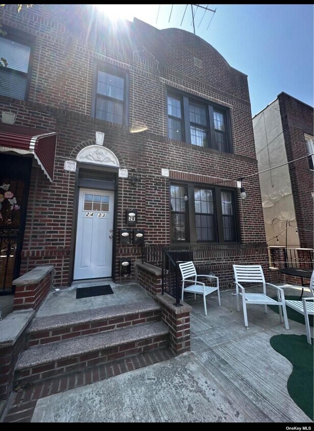 243333 Crescent St, Queens, NY 11102 House Rental in Queens, NY