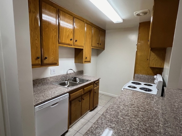 Kitchen - JL Montana Apartments