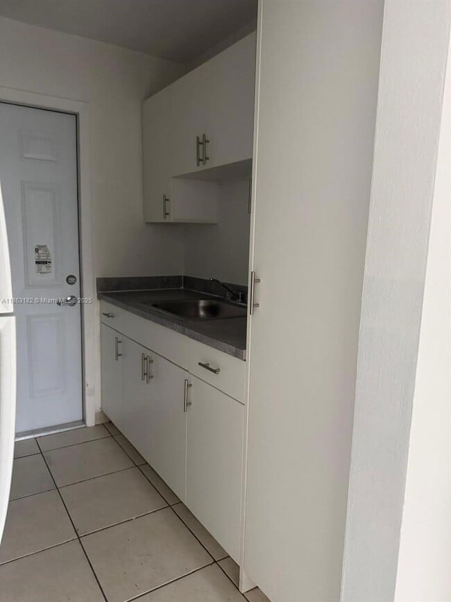 Foto del edificio - 2040 NE 170th St