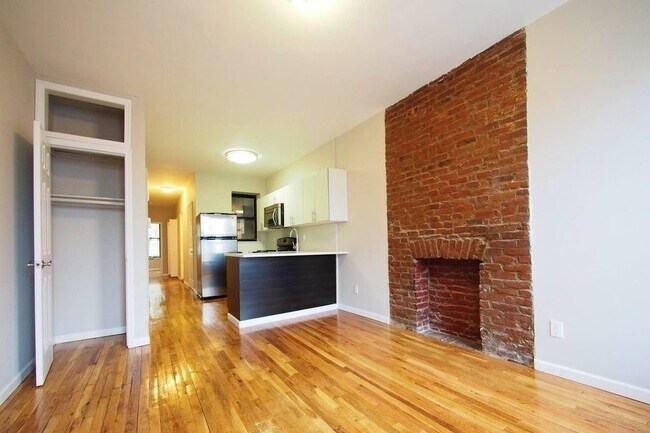 Building Photo - 518 Sterling Pl