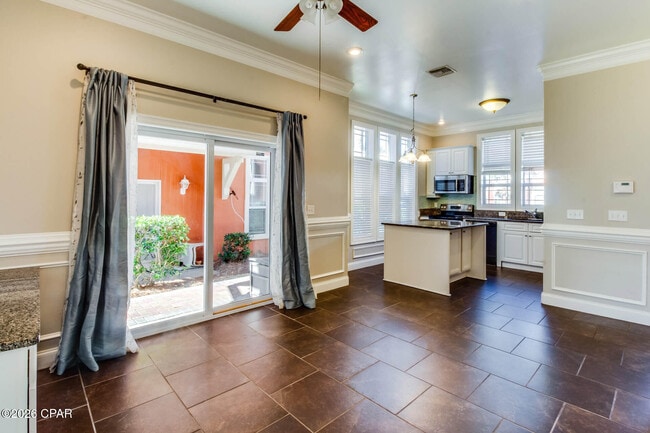 Building Photo - 100 Downing St