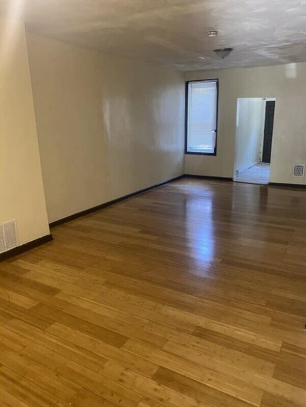 Foto del edificio - 4920 N Hutchinson St