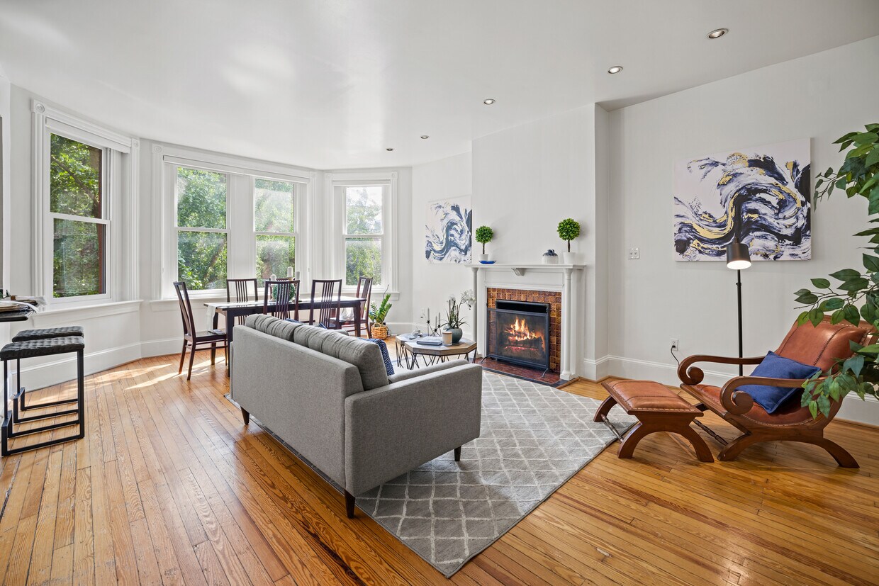 Primary Photo - 1737 Riggs Pl NW