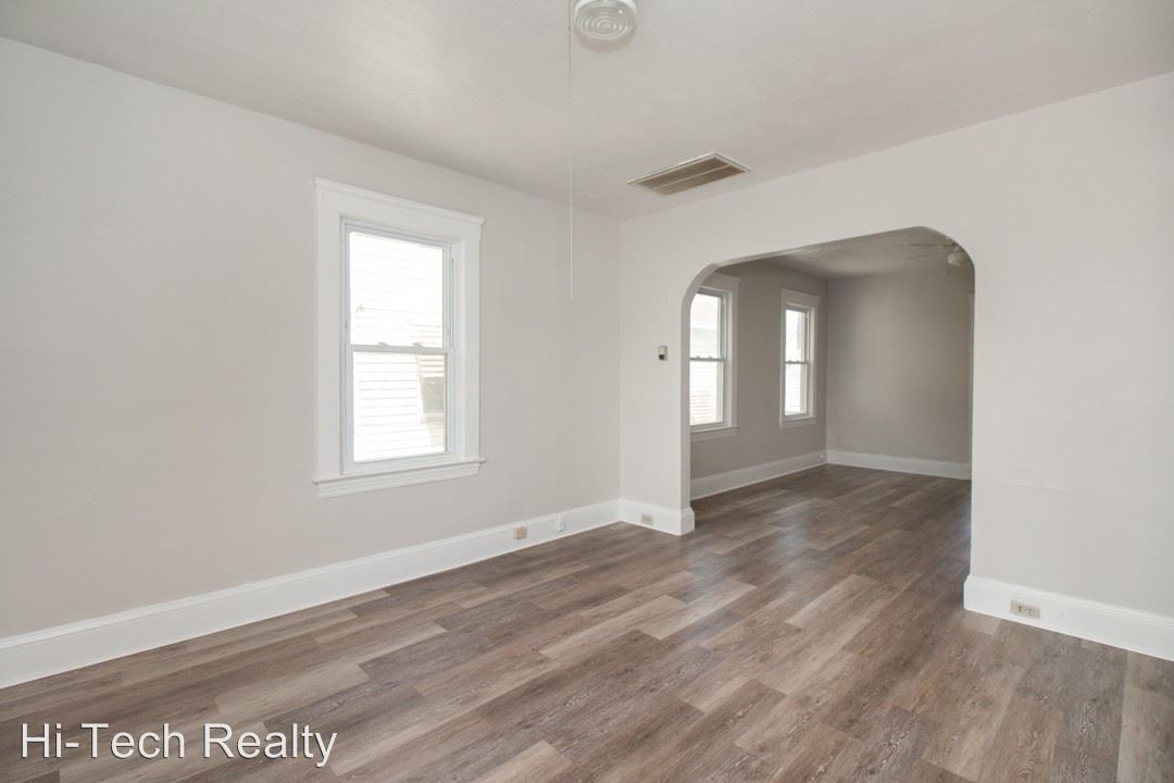 Primary Photo - 4012 Mapledale Ave