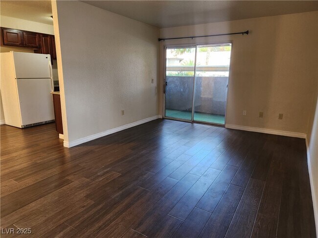 Building Photo - 2606 S Durango Dr