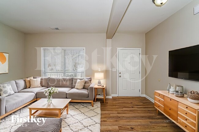 Building Photo - 535 Bentmoor Dr