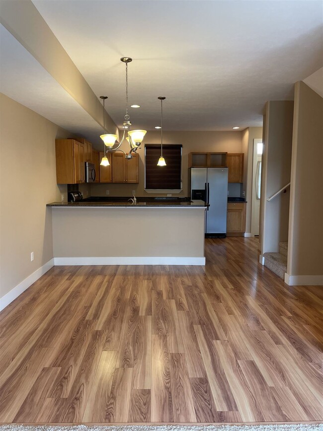 Building Photo - 3 br, 2.5 bath Condo - 267 S Eastowne Dr