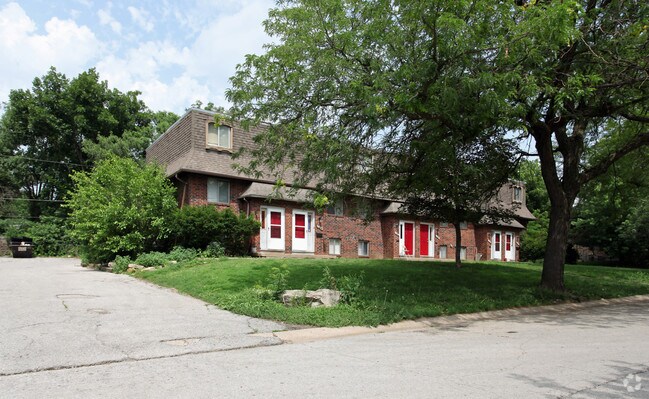 Building Photo - 9824-9846 Locust St