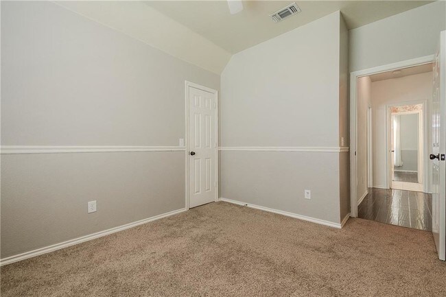 Building Photo - 100 Sparrow Hawk Dr