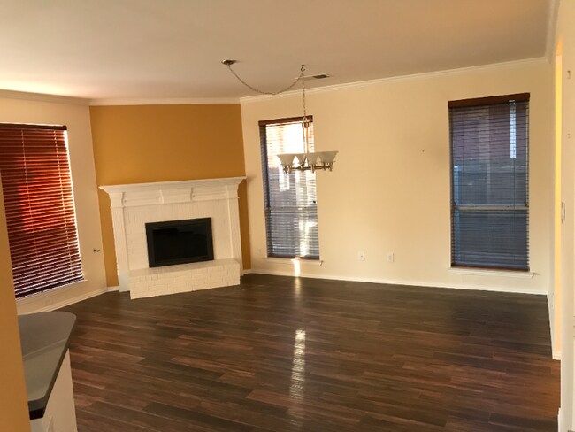 Foto del edificio - 1761 Meyerwood Ln S