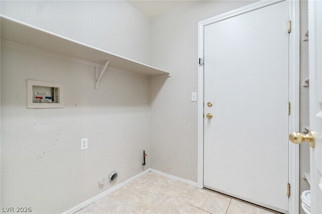 Building Photo - 5708 Clarendon Ln