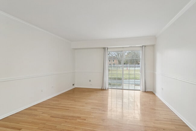 Foto del edificio - 1633 N Windsor Dr