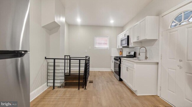 Foto del edificio - 5437 Webster St