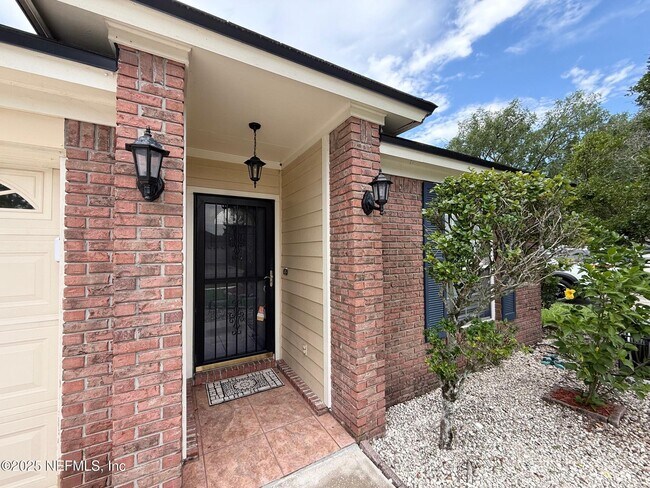 Foto del edificio - 11201 Wandering Oaks Dr