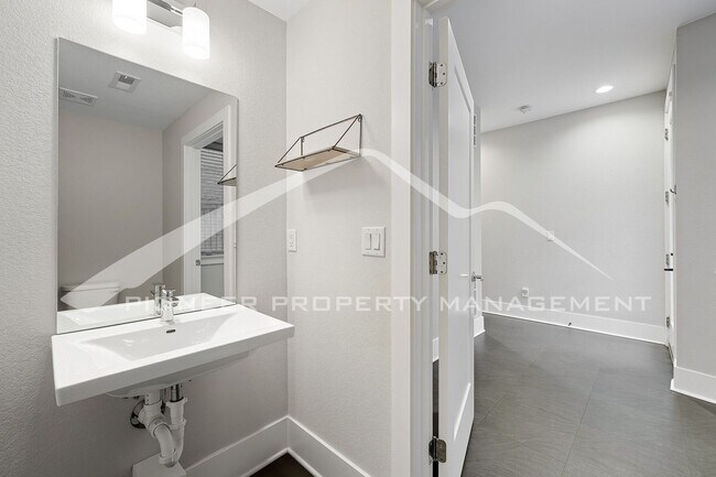 Foto del edificio - Gorgeous Townhouse with Mountain Views and...