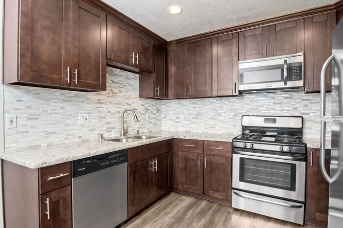 Primary Photo - 2725 G St