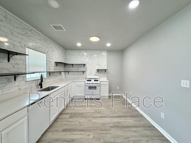 Foto del edificio - 517 S 40th W Ave