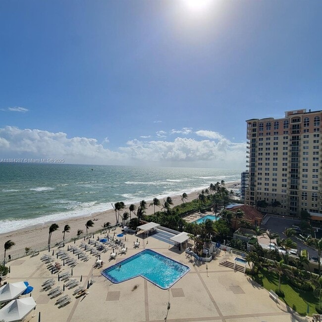 Building Photo - 2030 S Ocean Dr