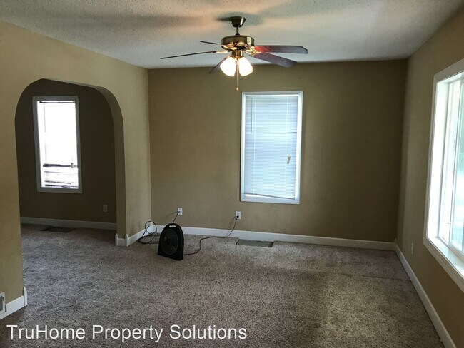 Foto del edificio - 3 br, 1 bath House - 123 West Main Street