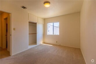 Building Photo - 3222 Brookhill St