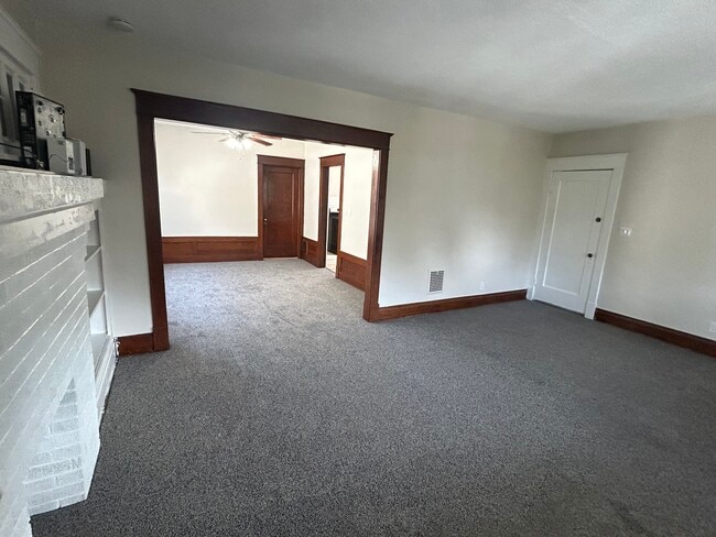 Building Photo - 473 Colvin Ave