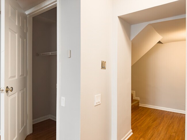 Foto del edificio - 5748 N Winthrop Ave