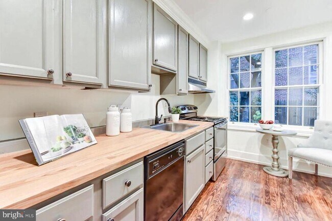 Foto del edificio - 106 7th St SE