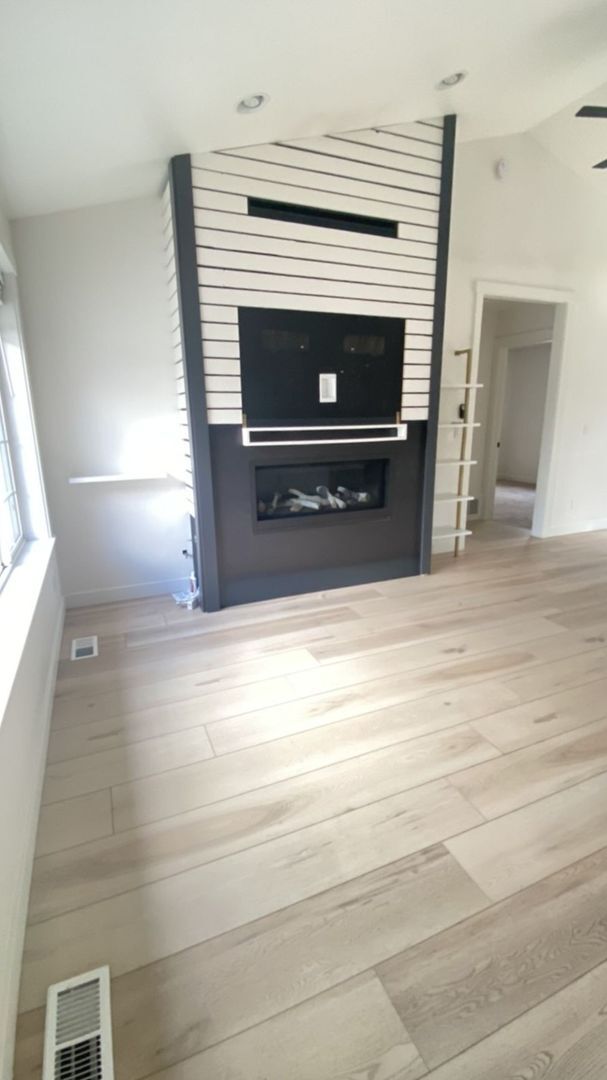 Foto del edificio - Spacious home in a Prime Location-6-month ...