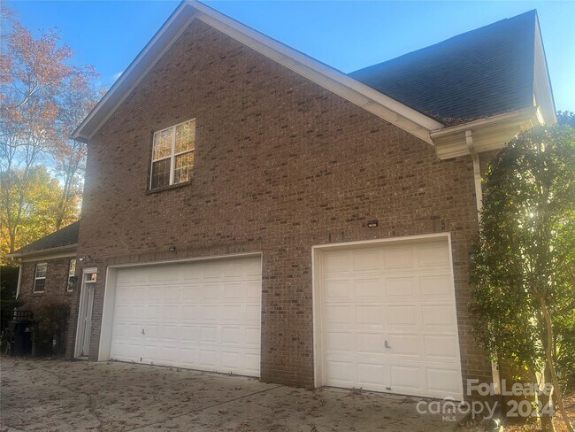 Building Photo - 5510 Shoal Brook Ct