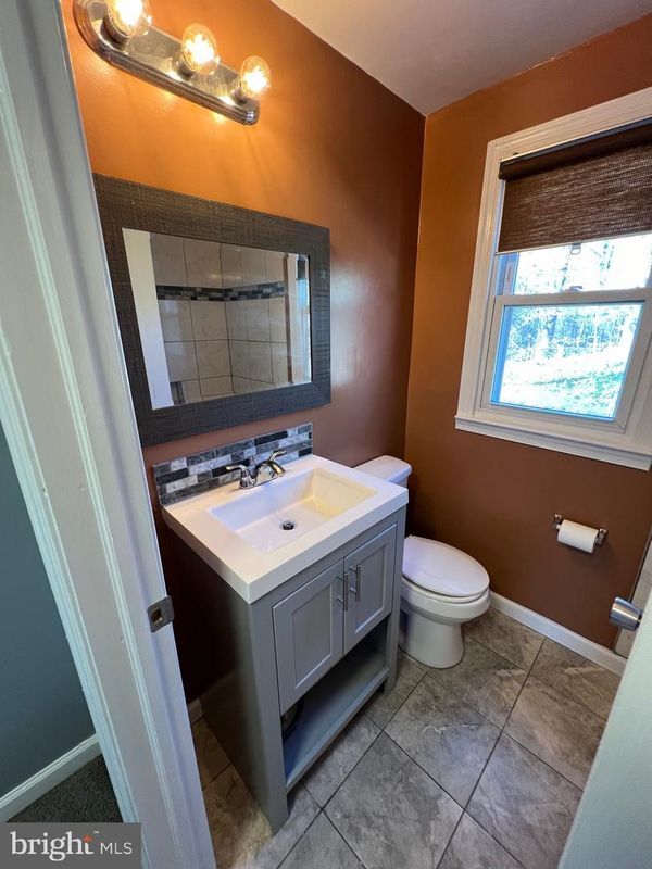 Foto del edificio - 5804 Shoshone Dr