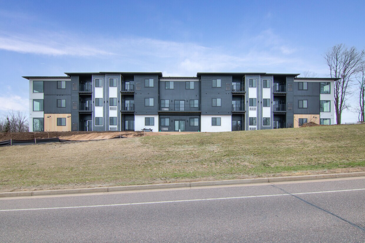 1000 N Hillcrest Pky Unit 303, Altoona, WI 54720 Apartments at 1000 N