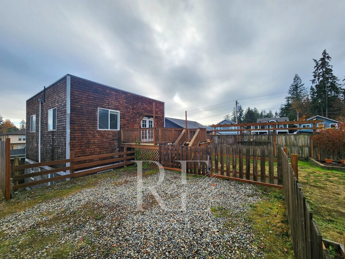 1762 NE Poulsbo Ave, Keyport, WA 98345 House for Rent in Keyport, WA