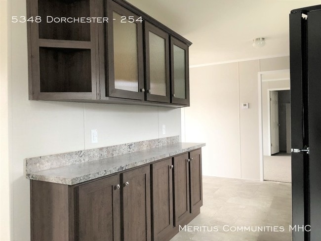 Building Photo - 5348 Dorchester