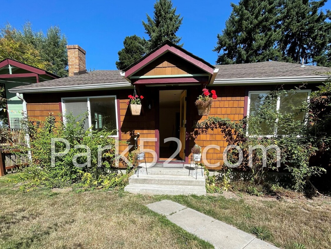 Foto principal - 3 Bedroom Rambler in Tacoma